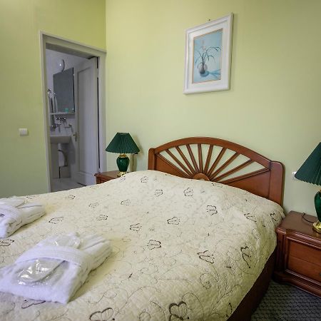 Leader Hotel Гори Экстерьер фото
